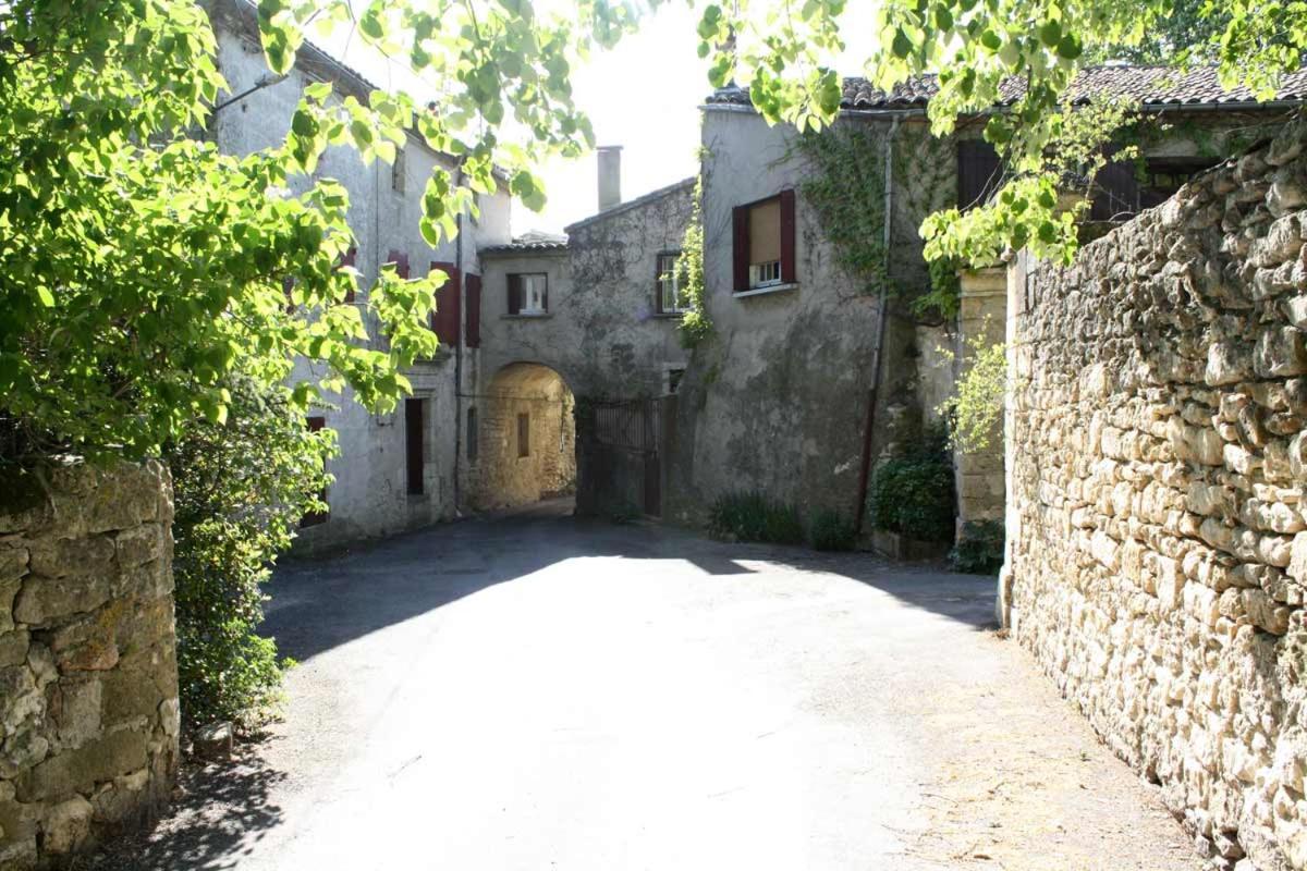 Proche Uzes Le Cocon Du Peintre Anglais Sagriès 외부 사진